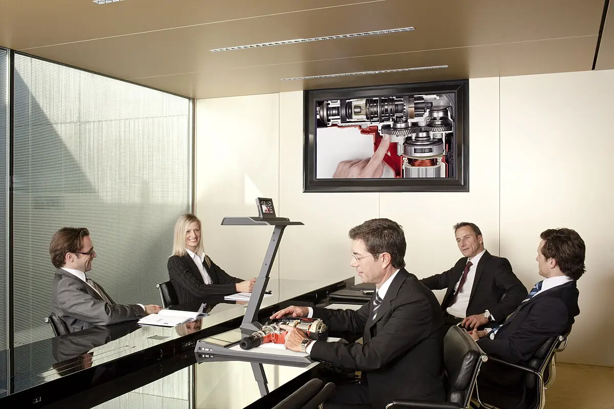 Mikrofonlösung für Meetings und Präsentationen in Besprechungsraum